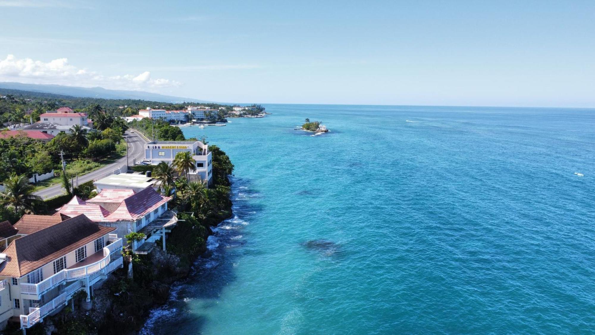 Shipwatcher Studio W/Mezzanine Ocho Rios Buitenkant foto