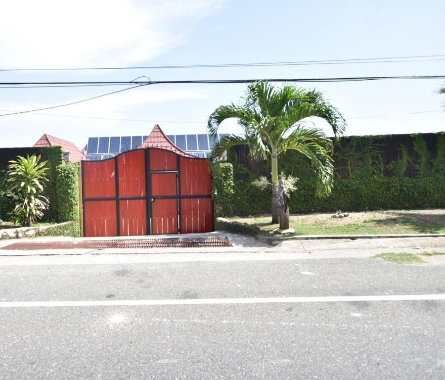 Shipwatcher Studio W/Mezzanine Ocho Rios Buitenkant foto